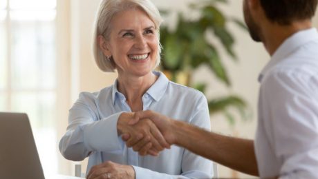 Testamento abierto y testamento cerrado: diferencias y características de las dos formas más comunes de otorgar bienes tras el fallecimiento.